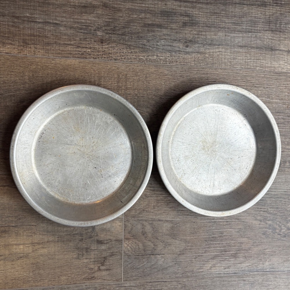 Vintage Wear-Ever Aluminum Pie Pans Set of 2 No 283 1/2 Silver 9 In. Made in USA